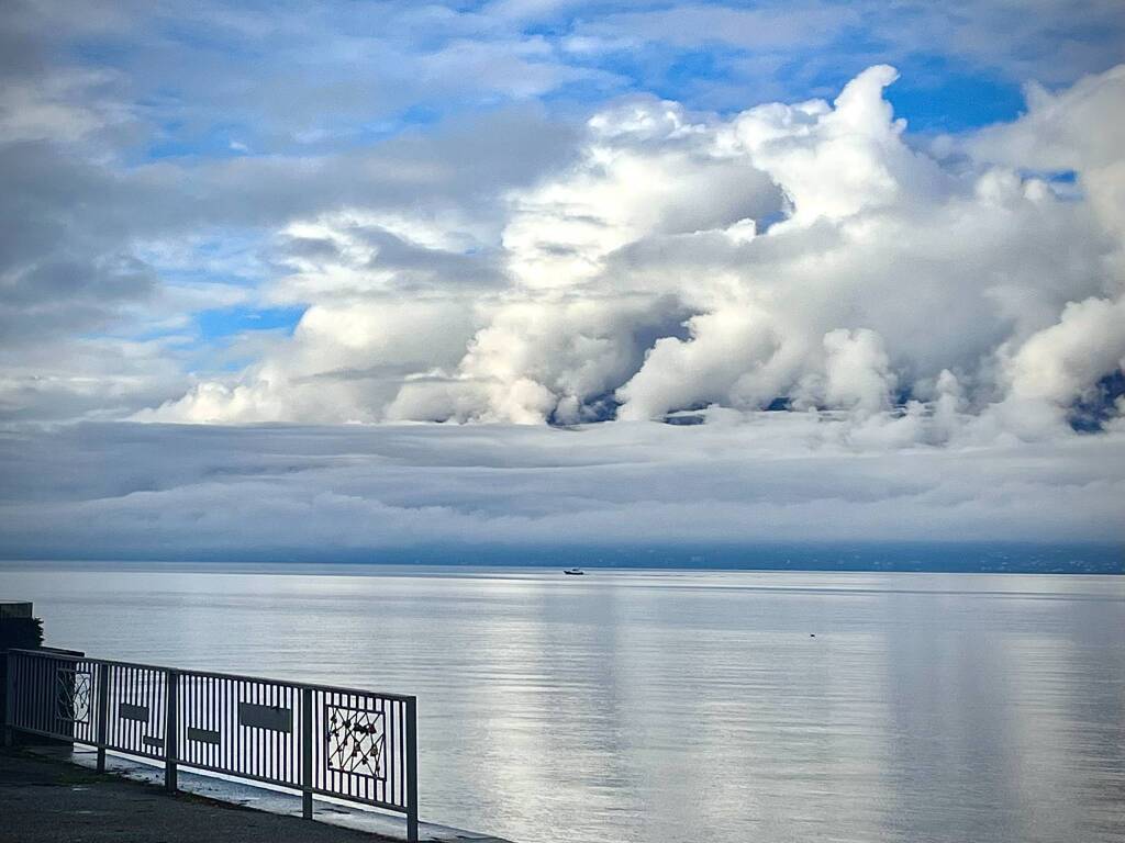 Luino e nubi