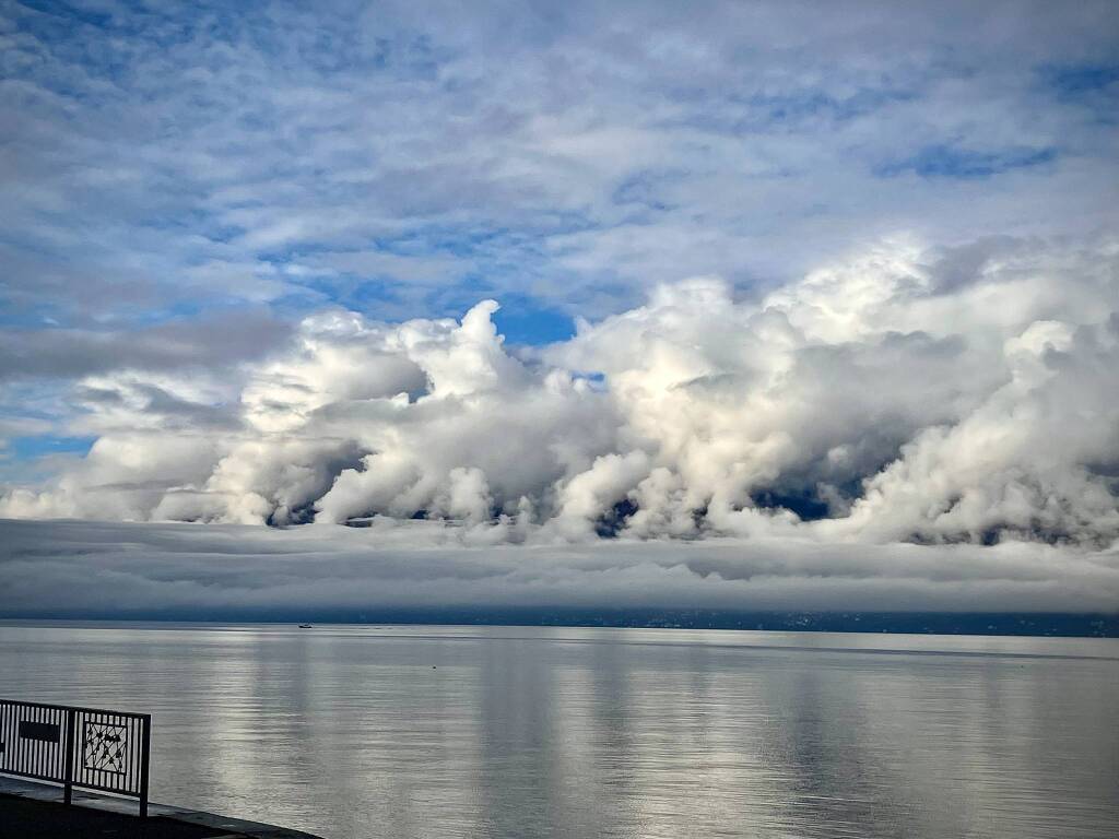 Luino e nubi