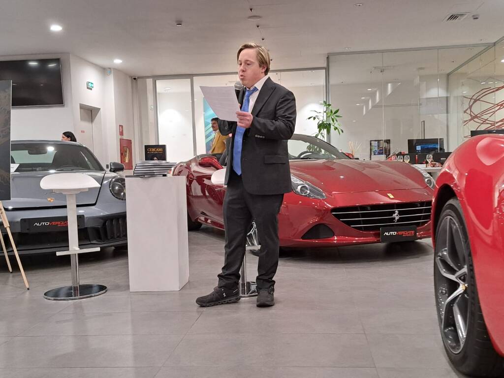 Presentazione letteraria a Vergiate con il legnanese Roberto Fischi