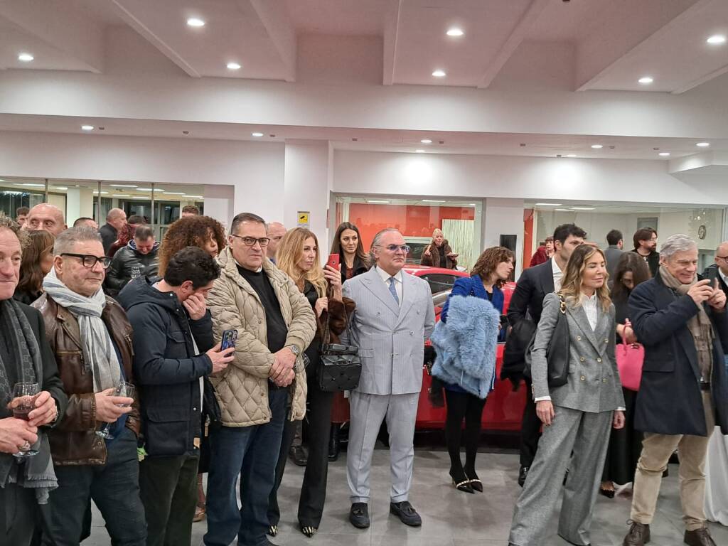 Presentazione letteraria a Vergiate con il legnanese Roberto Fischi