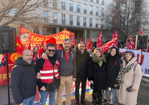 Presidio in piazza San Magno con Cgil Ticino Olona 