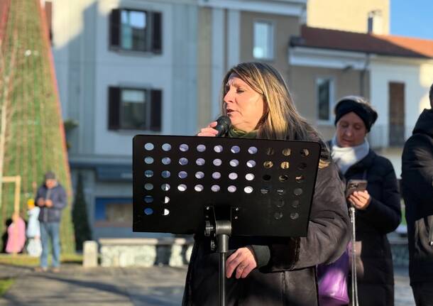 Presidio in piazza San Magno a Legnano con la Cgil Ticino olona