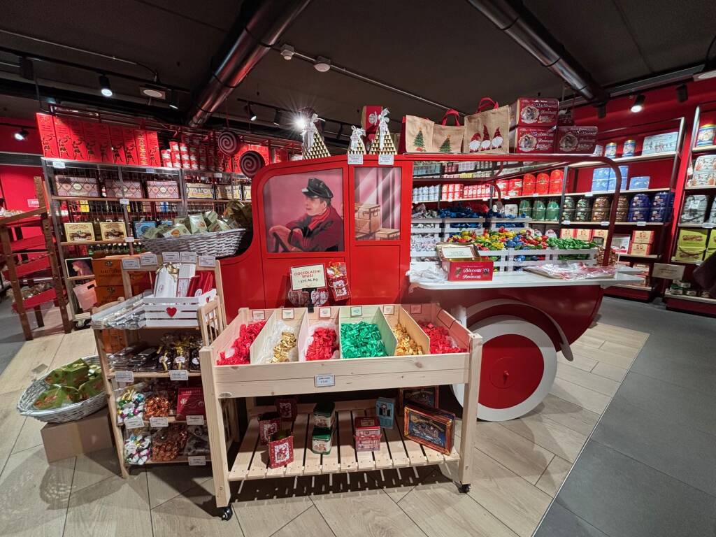 Saronno - Punto Rosso Lazzaroni Natale 2025