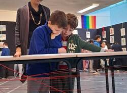 Studenti della primaria dell'IC Via IV Novembre di Parabiago alla mostra "HeART of Gaza"