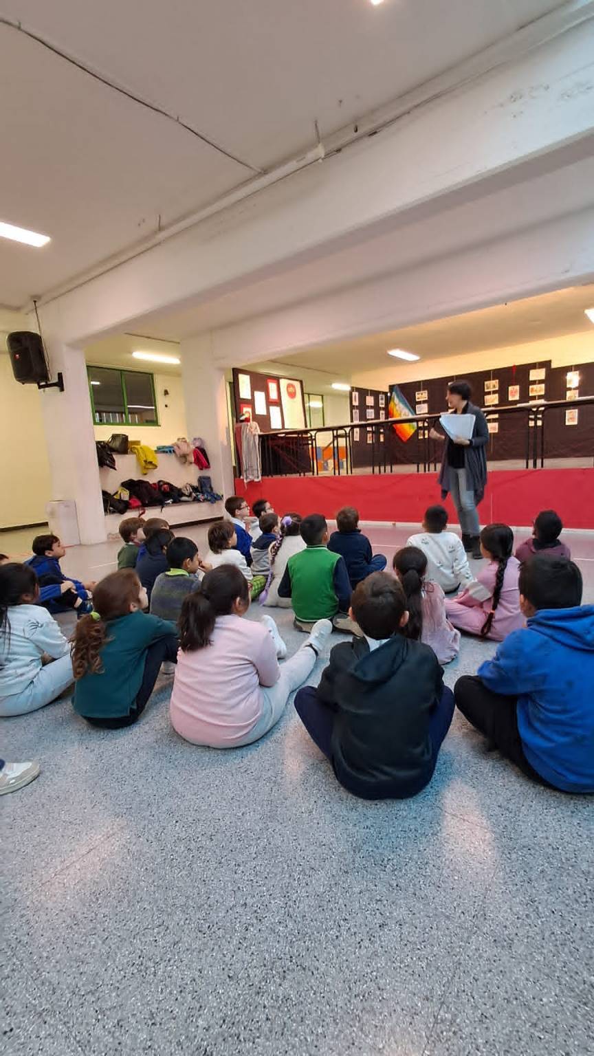 Studenti della primaria dell'IC Via IV Novembre di Parabiago alla mostra "HeART of Gaza" 
