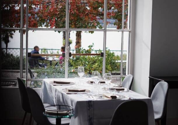 Una cena al Sole di Ranco: un'idea regalo per Natale