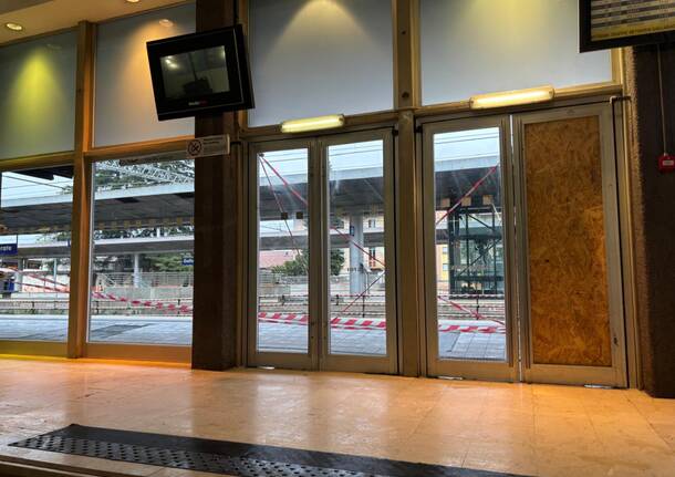 vandalismo stazione gallarate 2025