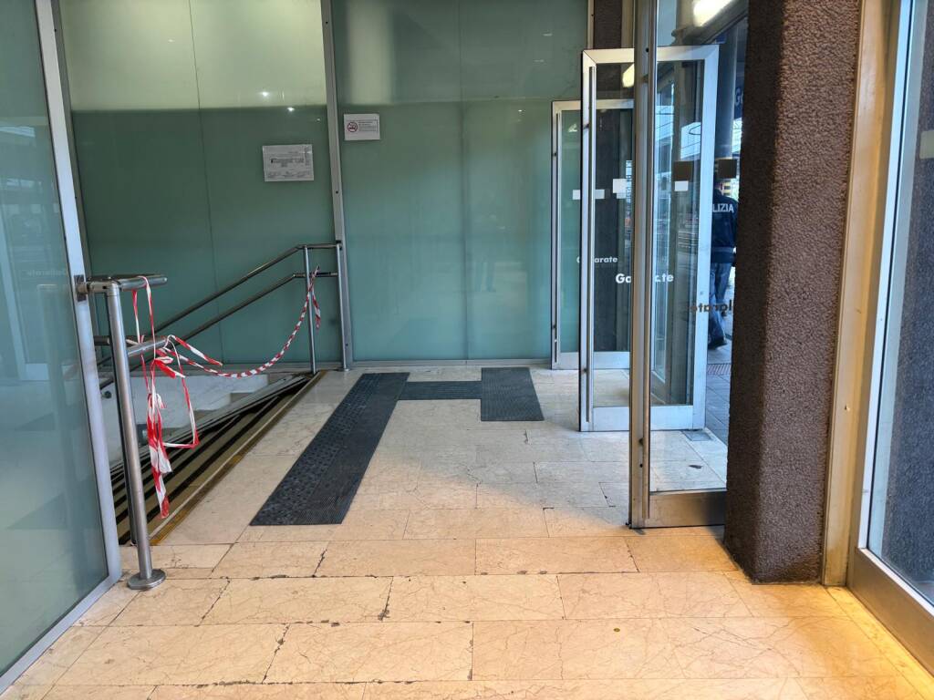 vandalismo stazione gallarate 2025