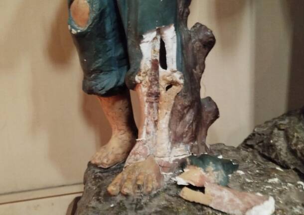 vandalizzata la statua di Sant’Antonio a Golasecca 