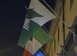 Arona bandiere mezz'asta Crans Montana