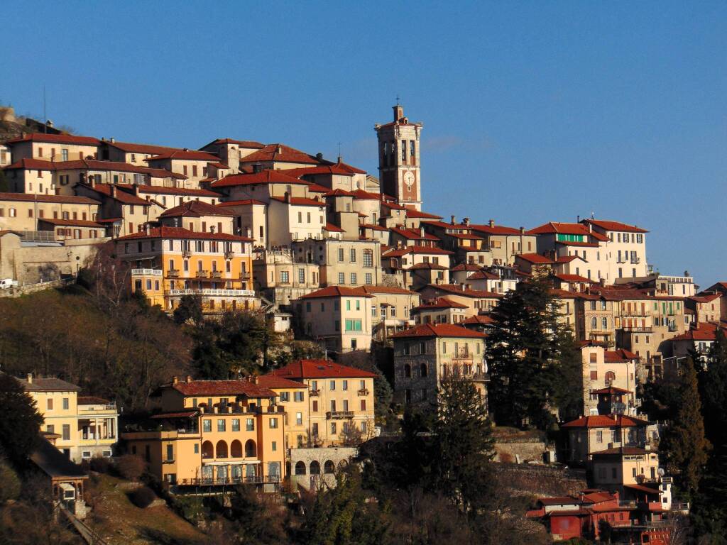 Il borgo del Sacro Monte di Varese e la sua funicolare