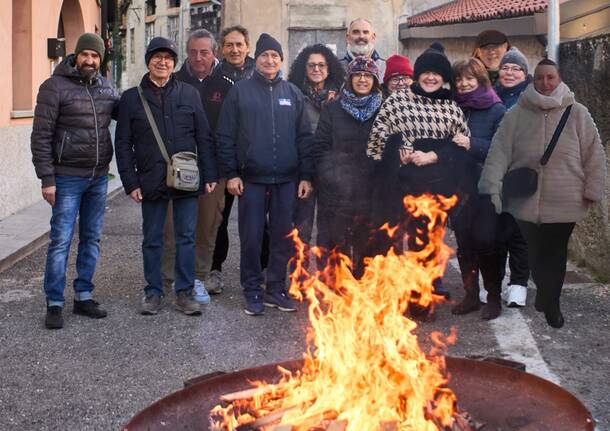 Presepe nel lavatoio e festa dell’Epifania: Fignano si ritrova