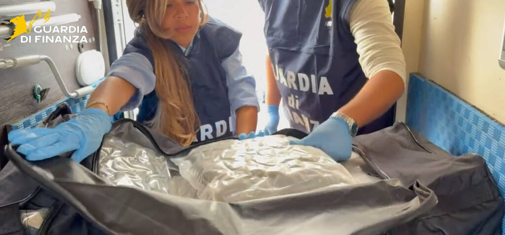 Sequestro droga finanza a ternate