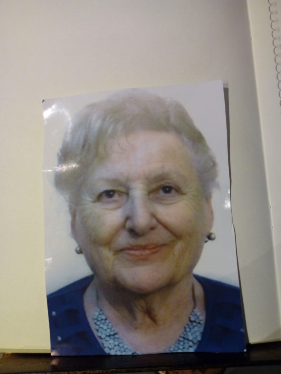 1606753662821-1006975057