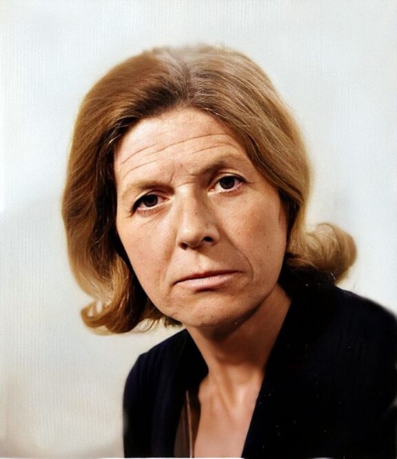 Mattaini Fausta Virginia 00-Color-Restored-Enhanced