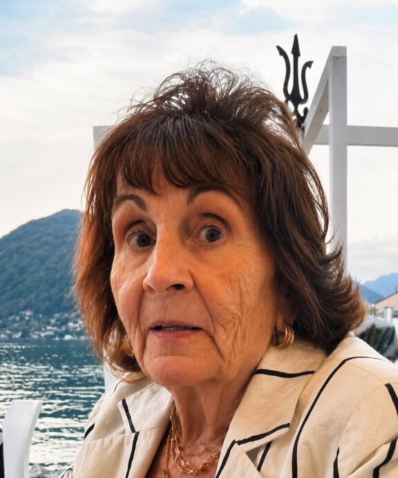 CAPEZZERA Angela